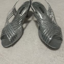 Once used heels size 8.5,they’re nice and comfortable Pu Tully and Monterey Rd SJ CA 95112