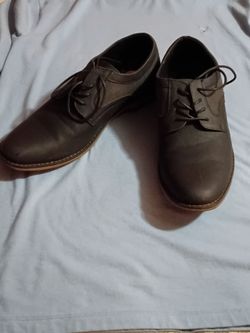 Black dress shoes