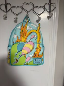 Dr. Seuss lounge fly