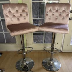 Dining table/  Additional Bar Stools 