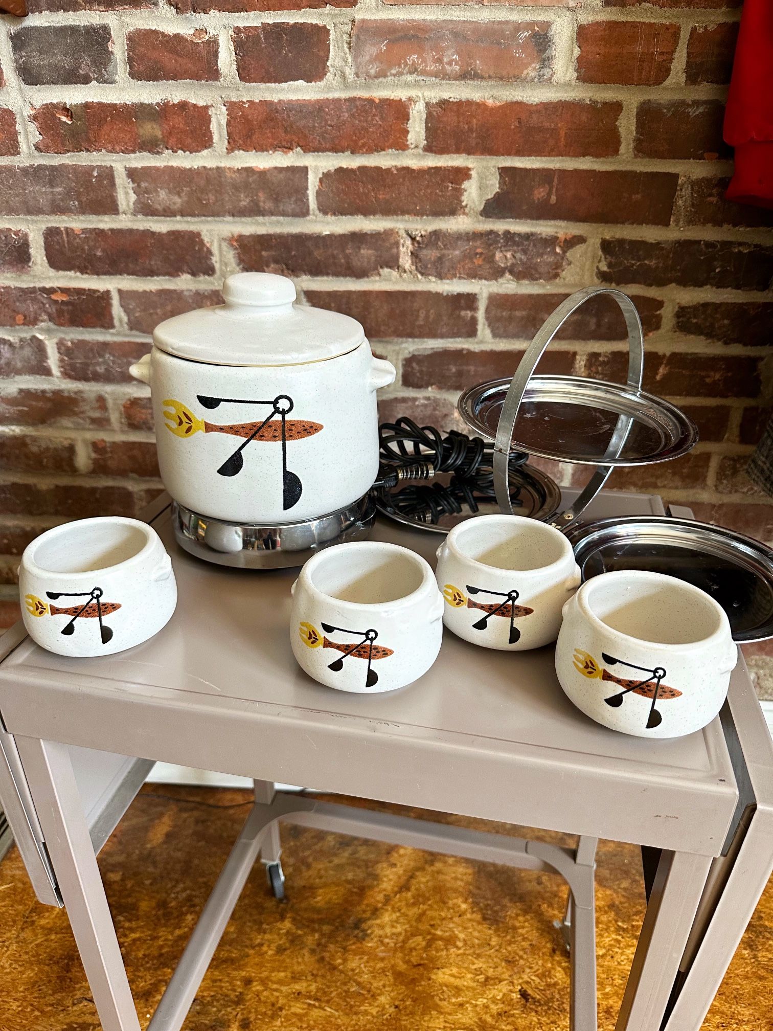 Vintage West End Bean Pot & Soup Cups W/ Electric Warmer MCM Buffet Server