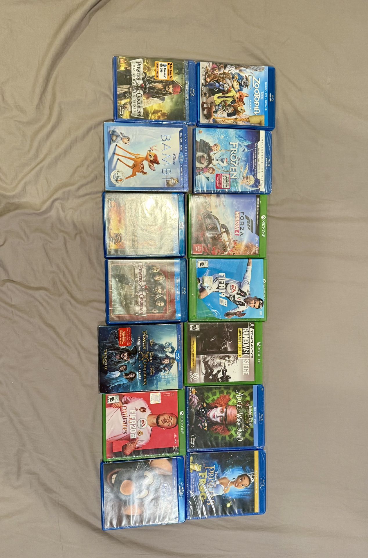 Xbox series S  1TB console + Accessories 