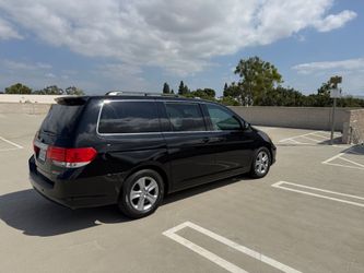 Honda Odyssey Touring EX-L Minivan