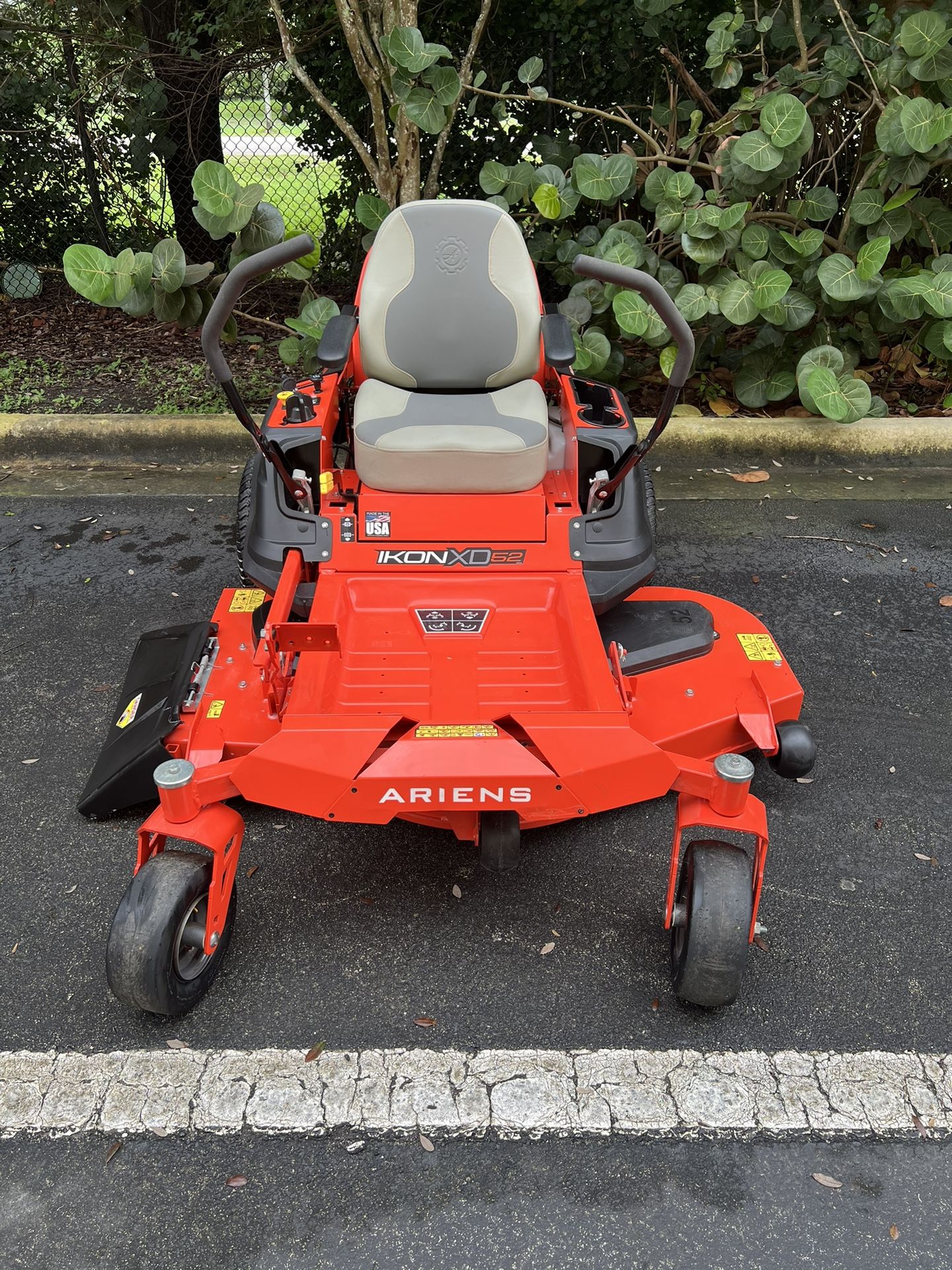 BRAND NEW Ariens IKON XD 52-in 23hp Kawasaki Engine FR691V Lawn Mower #915267