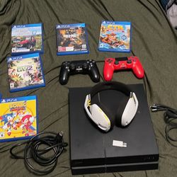 PS4 Console With Games And Headset 