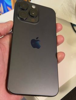 UNLOCKED IPHONE 15 PRO MAX/ SEE DESCRIPTION