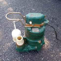 Zoeller Sump Pump/ Water Pump