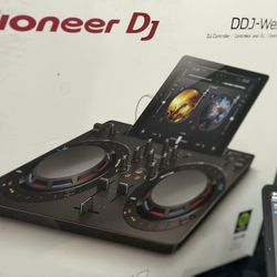 Pionner Dj DDJ-WeGo4  Brand New neber been used