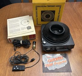 Kodak Carousel 750H Slide Projector w/ Remote, Manual, 140 Carousel, Boxes