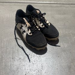 Baseball cleats