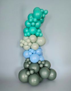 Classic Freestanding Balloon Garland