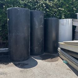 300 Gallon Water Tanks 