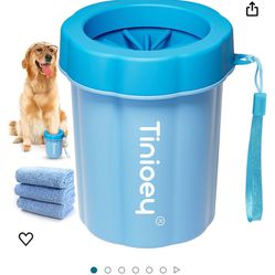 Dog paw cleaner