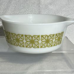 VINTAGE PYREX 475-B  2 1/2 Qt Round Casserole Dish