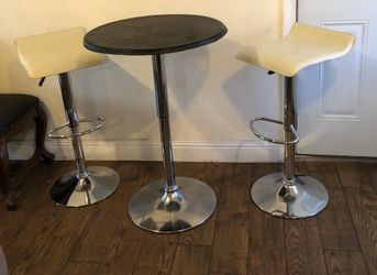 High table & 2 Chairs