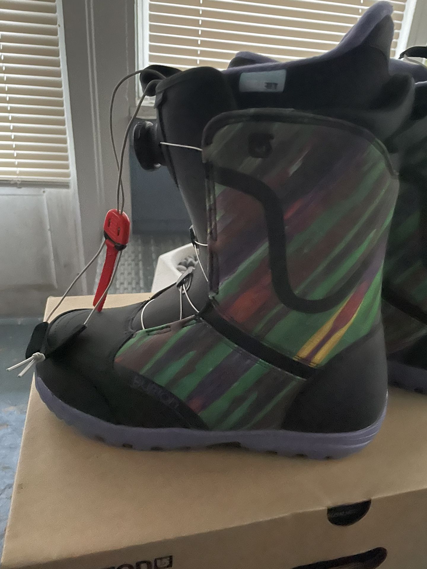 Burton Size 10 Women Brand New Snowboarding Boots