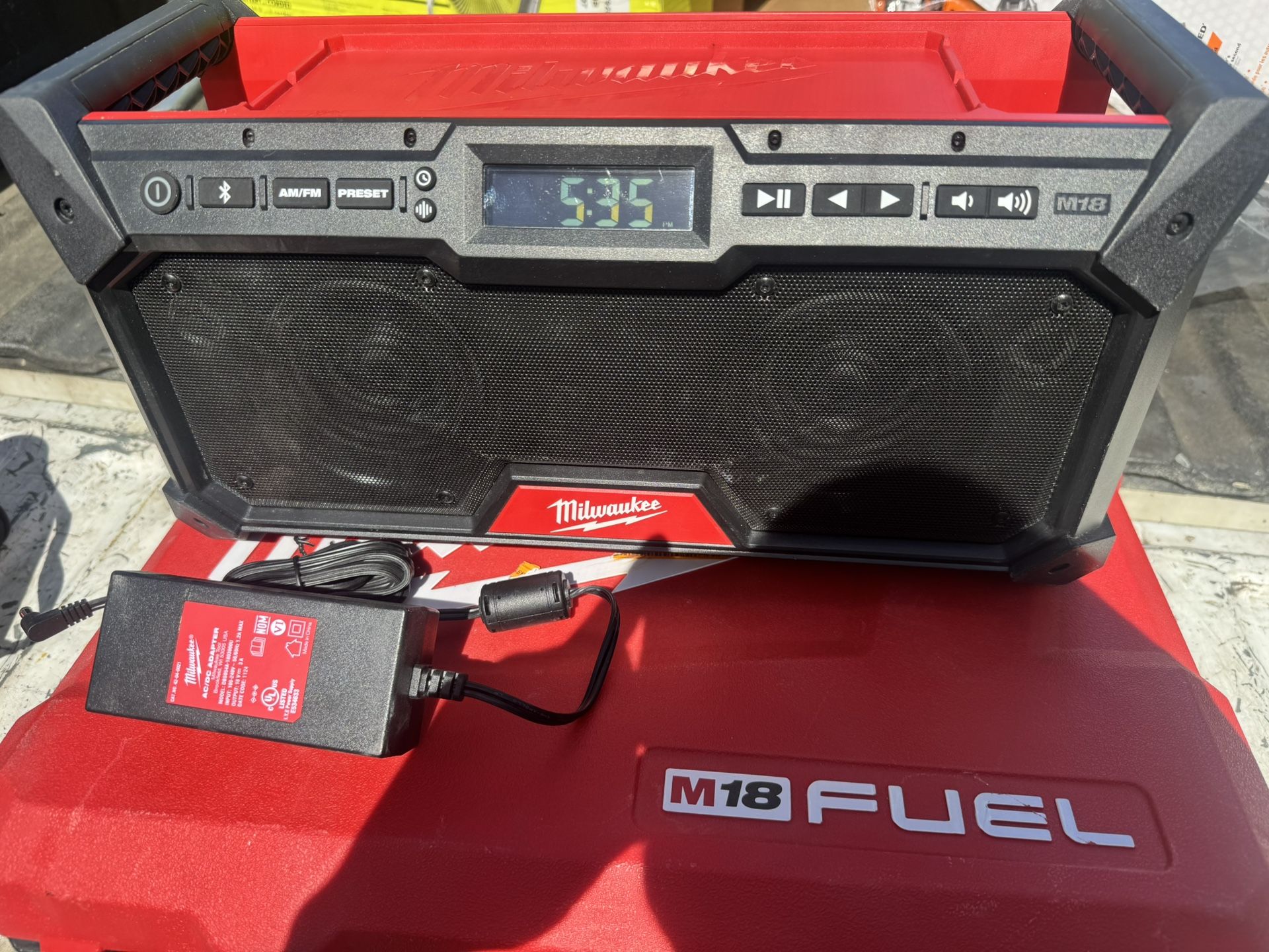 M18 Radio