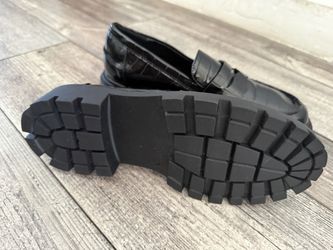 Black Croc Embossed Chunky Loaferssize 7 new