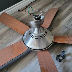 Ciling light and fan