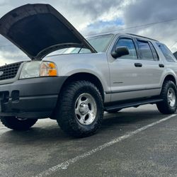 2004 ford explorer silver 