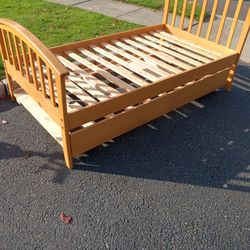 Solid Wood Trundle Bed