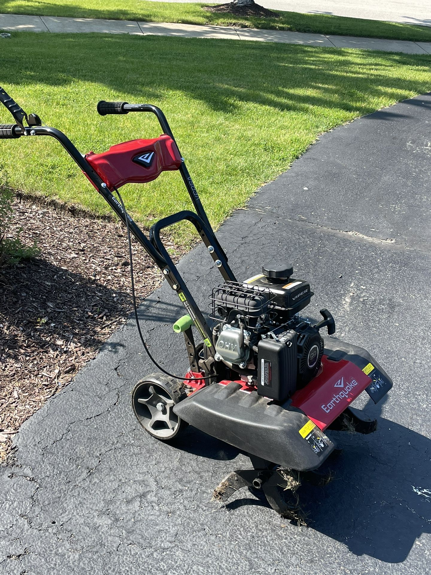 For Use-$25/Day $50/3 Days Large Gas Powered Earthquake Rototiller Tiller Cultivator Garden Dig Up