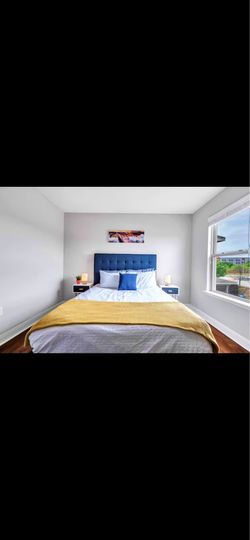 Queen set bed with MATTRESS + NIGHTSTANDS + LAMPS (MOVING SALE)
