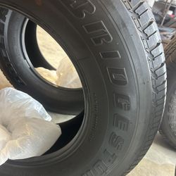 Bridgestone Dueler H/T 265/70-17