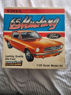 ERTL 1965 Ford Mustang 1/25 Scale Die-Cast Model Kit