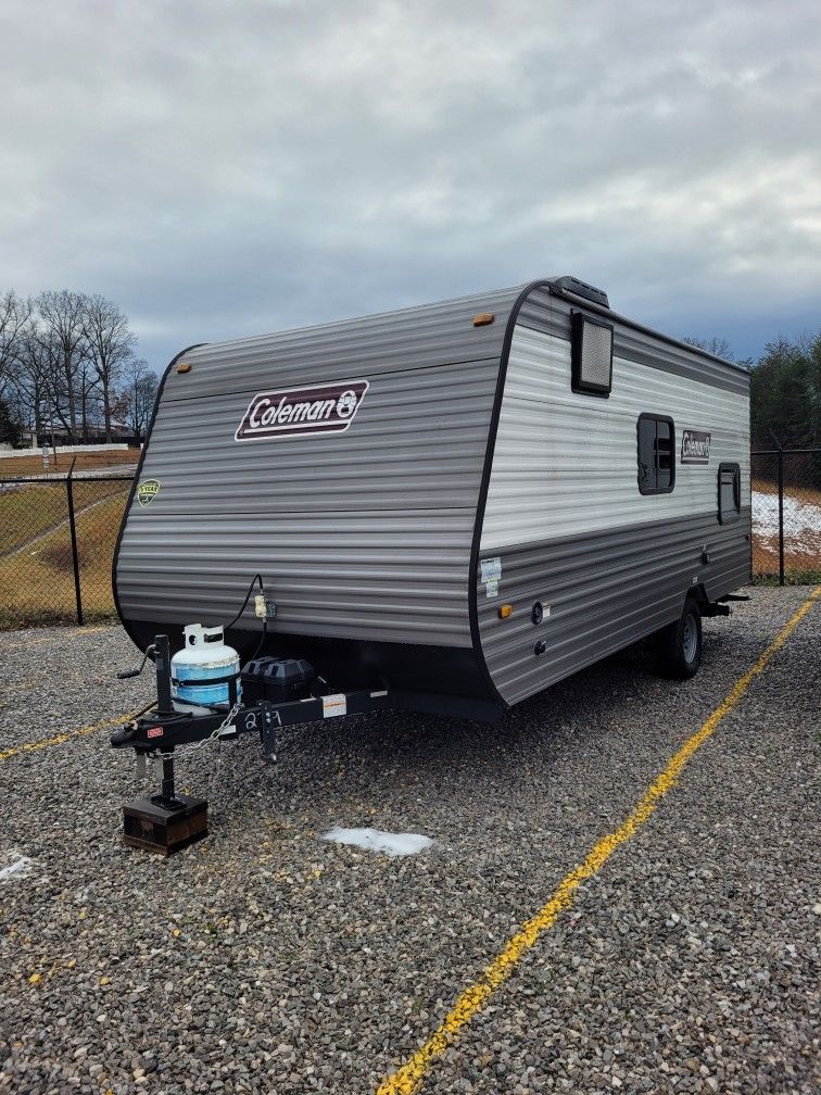 2023 Colman Lantern LT 17B
