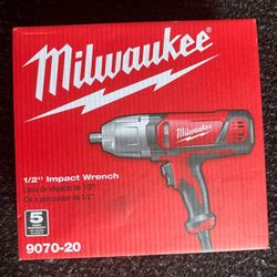 Milwaukee  1/2 Impact Wrench  