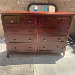 Dresser With Mirror 