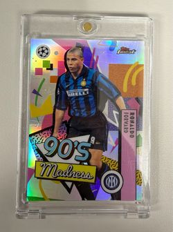 Topps Finest Ronaldo 90's Madness Soccer Card