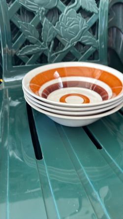Set of 4 bowls