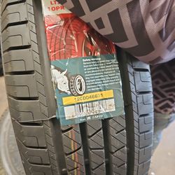 New Set Of Tires 285 70 17 Lt 