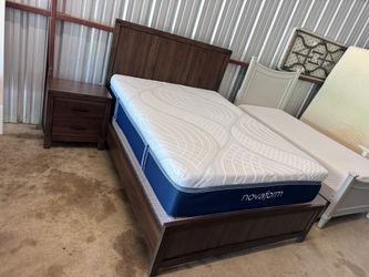 Queen bed set