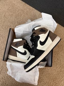 Jordan 1 Mocha High Size 9