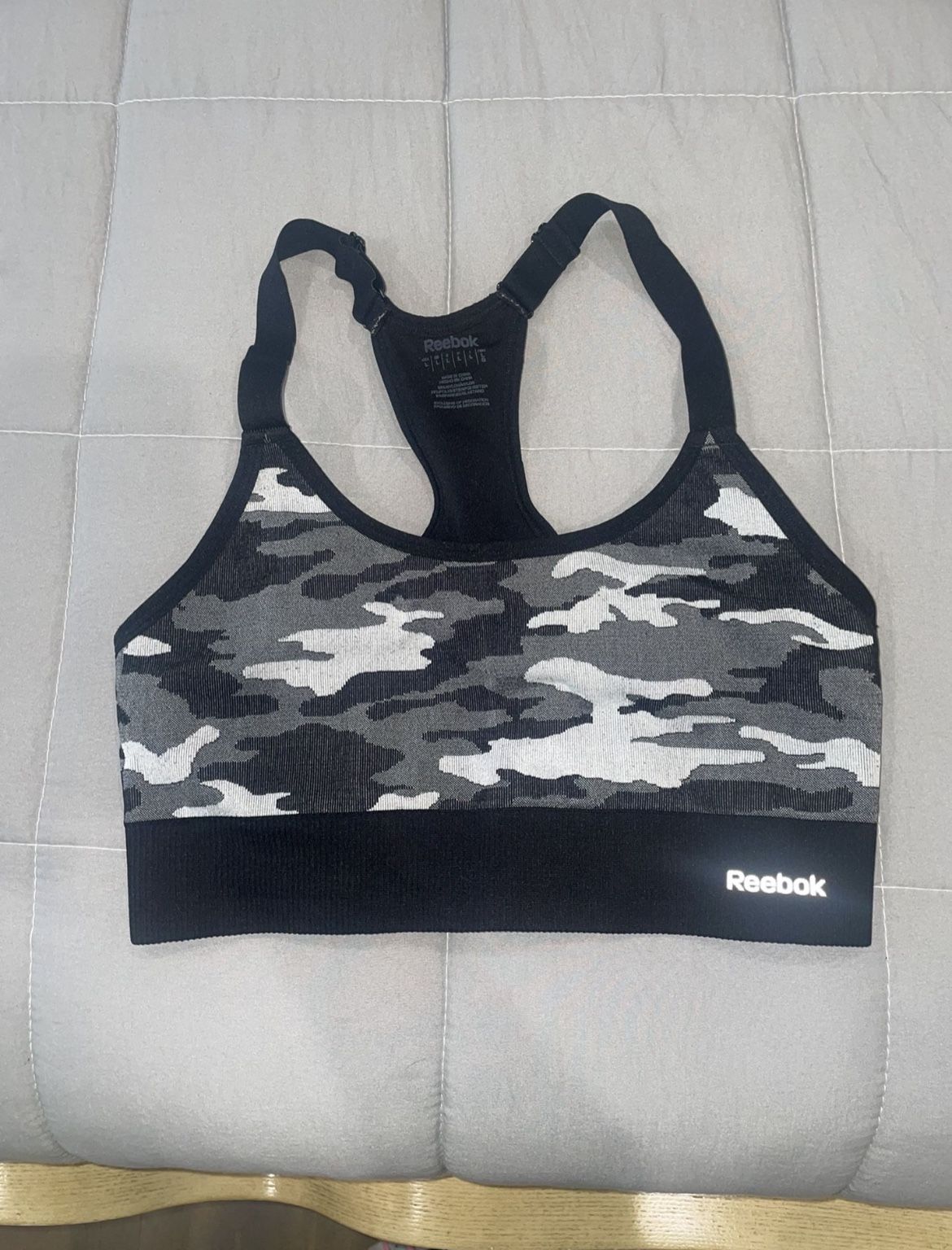 Ladies sports bra size L Brand Reebok
