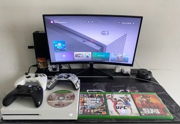 Xbox One S With 3 Controllers, Cables & Games(Read Description)