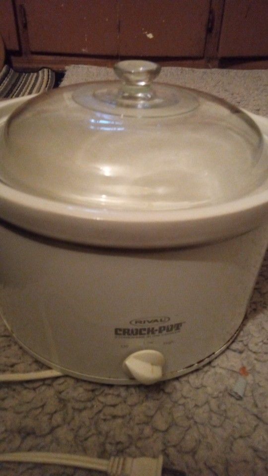 Family Size Slow Cooker Clean Works Good $10.00