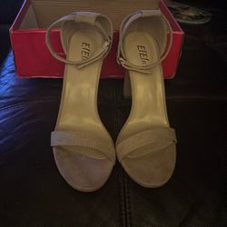El Elax Nude Heels 