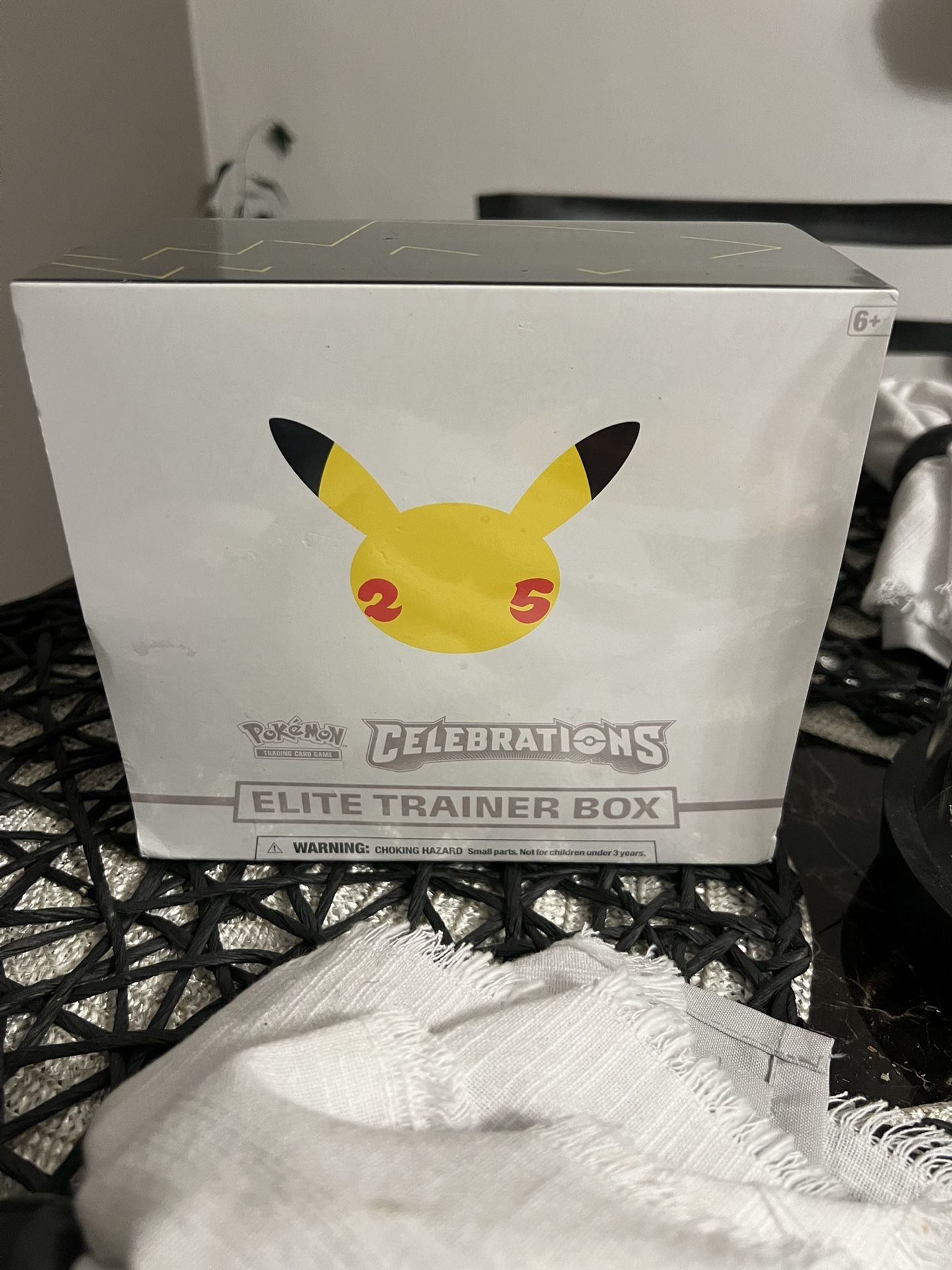 Celebrations Elite Trainer Box - Celebrations