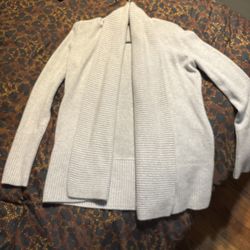 saks fifth Ave cashmere sweater small