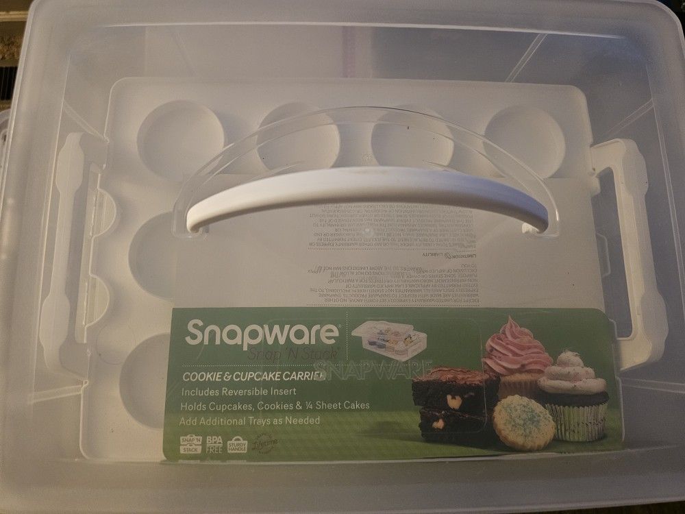 NEW Snapware 2 Tier 24ct Cupcake/Cookie/Cake Store & Carry