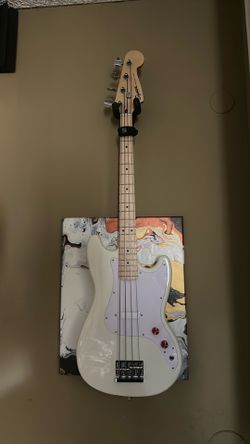 Squier Bronco Bass