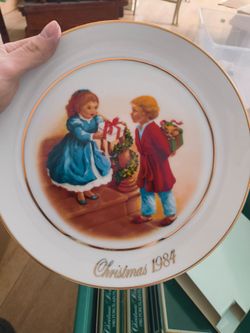 1984 Avon Christmas Memories Series Plate
