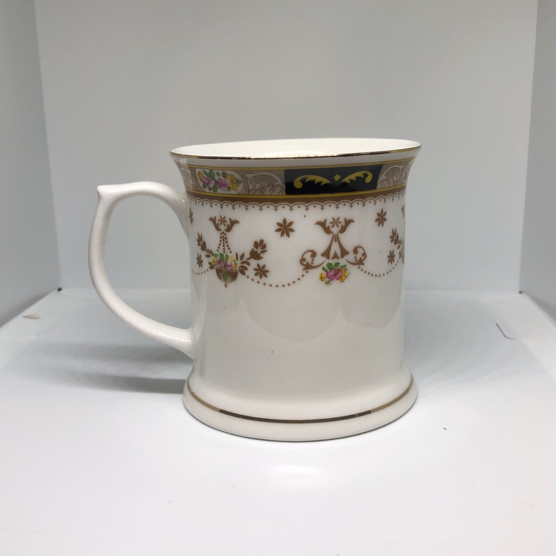 Royal Tudor Bone China Mugs (6) Home & Garden