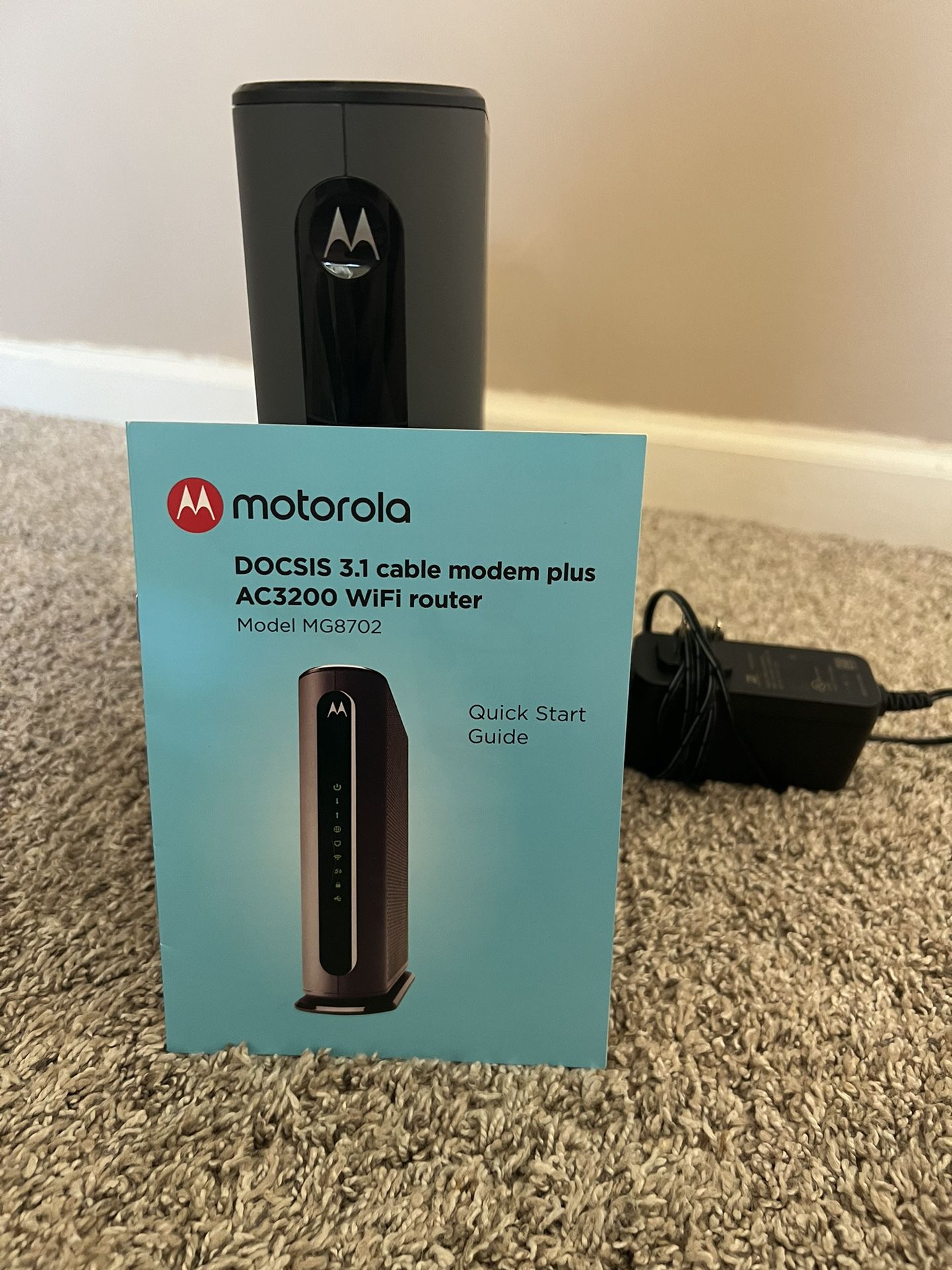 Motorola WiFi router + Cable modem combo! (MG8702)