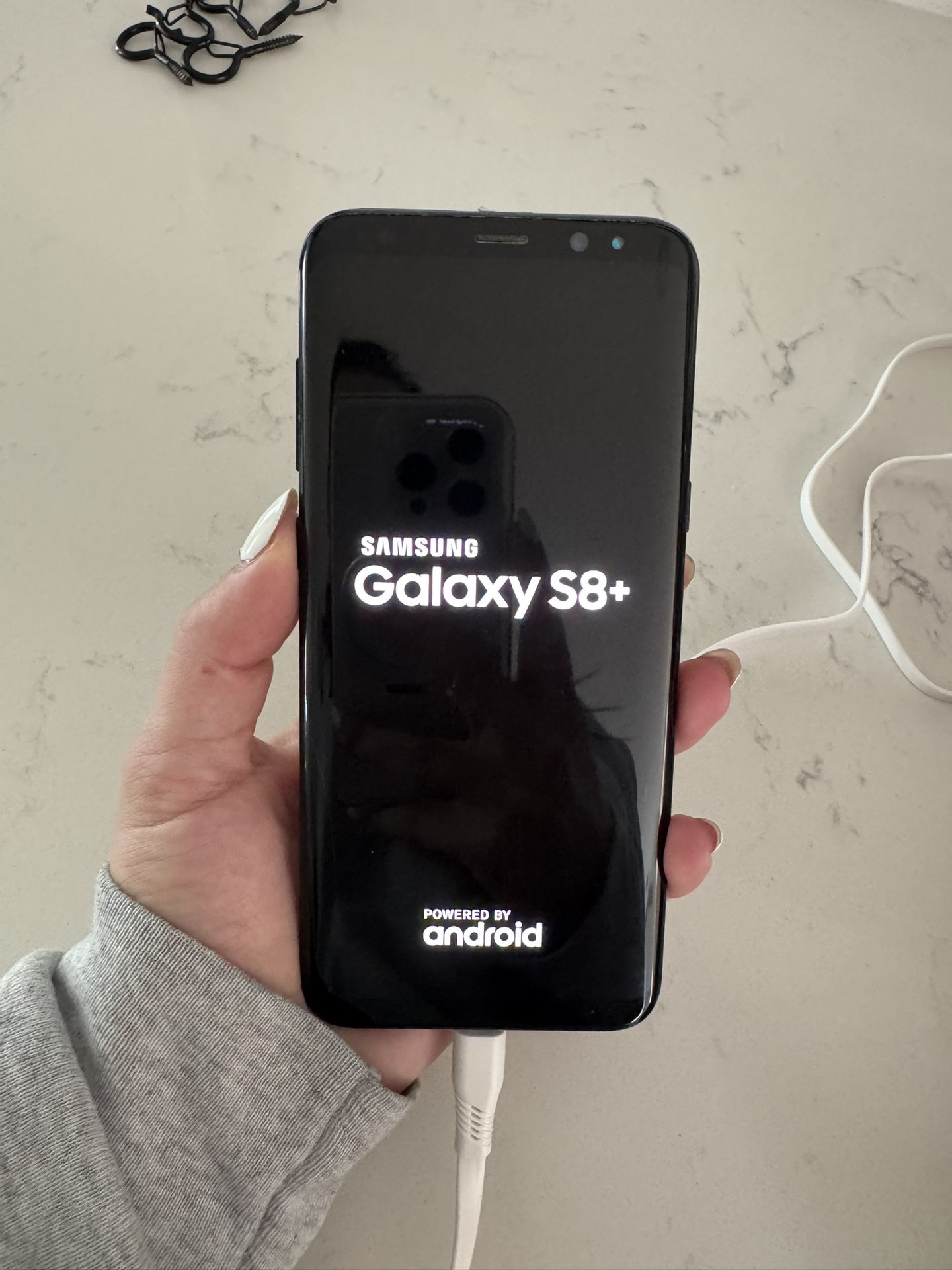 Crazy deal! Ultimate Tech Bundle! Samsung Galaxy S8 (64GB) + Bluetooth Speaker + Gaming mouse + pad