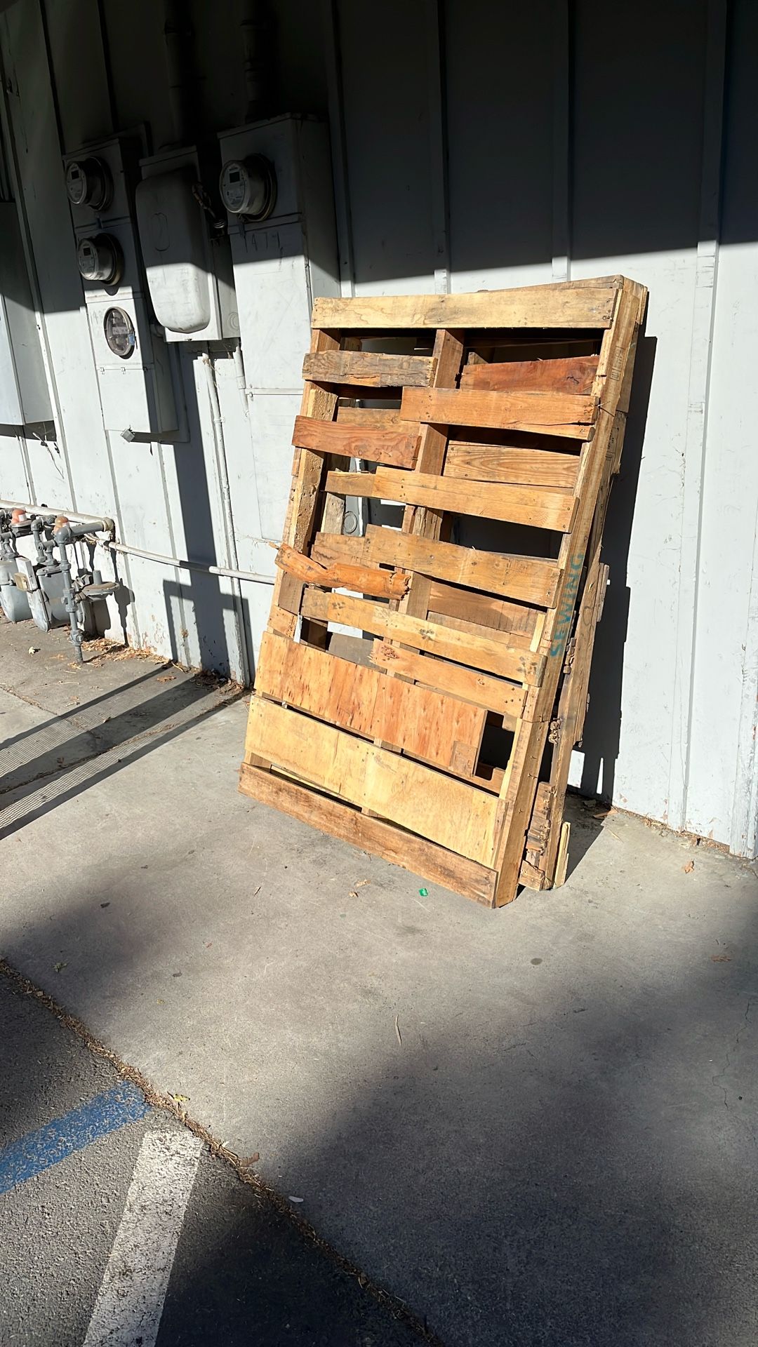 Free Wood Pallets